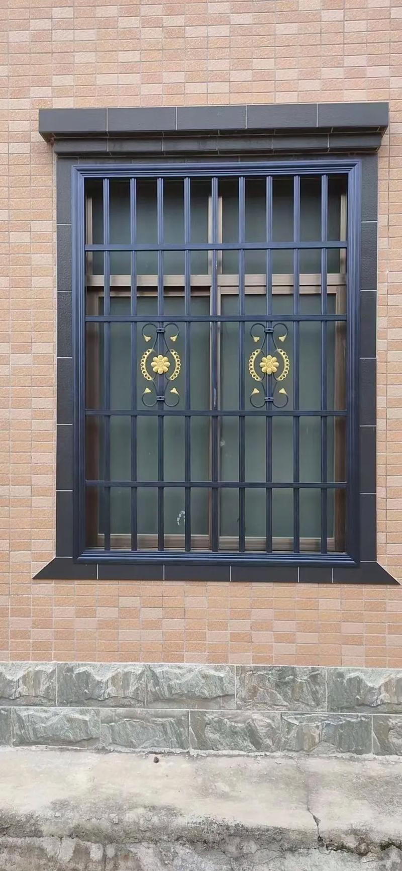 安麗鋁合金防盜網窗花安裝效果圖，美觀安全雙重守護